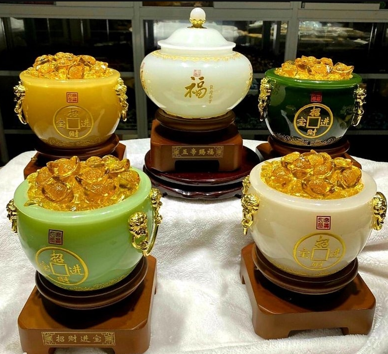 Bát tụ bảo Ngọc Hoàng Long chứa đá thạch anh ngũ sắc